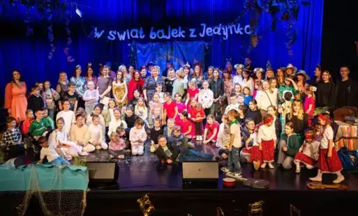 Zdjęcie do „W świat bajek z Jedynką”
